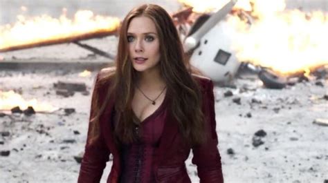 elizabeth olsen boob|Elizabeth Olsen isn’t happy her boobs are on show in Avengers。